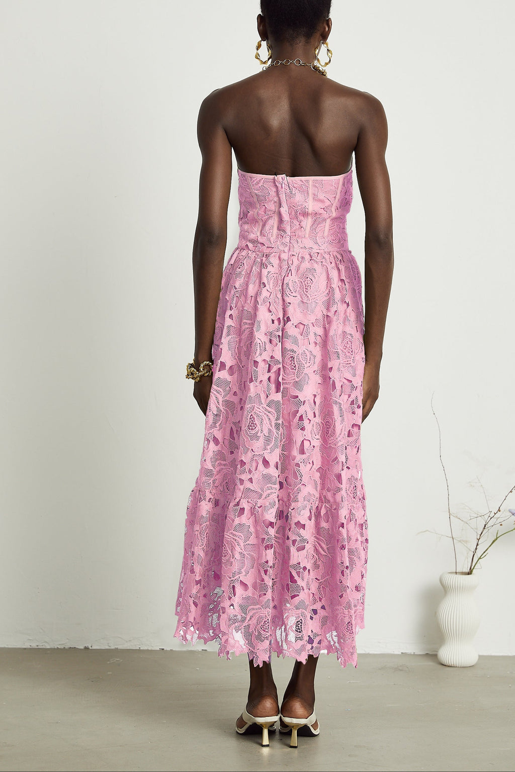 <img src="https://www.beryn-boutique.com/" 
       alt="Lace Strapless Corset Maxi Dress" 
       loading="lazy" />