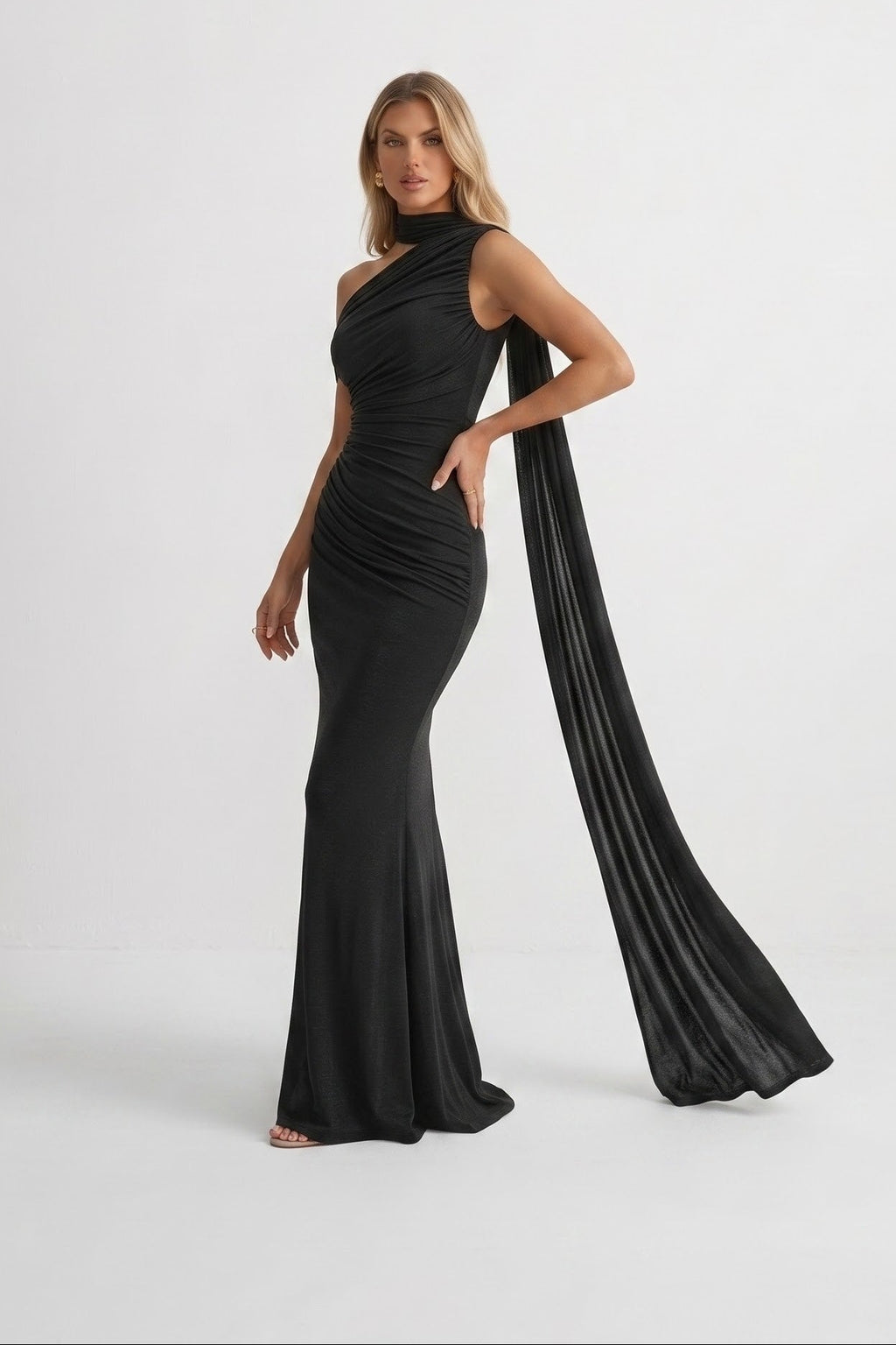 < img src="https://www.berynea.com/" 
       alt="Black One Shoulder Ruched Maxi Dress" 
       loading="lazy" />