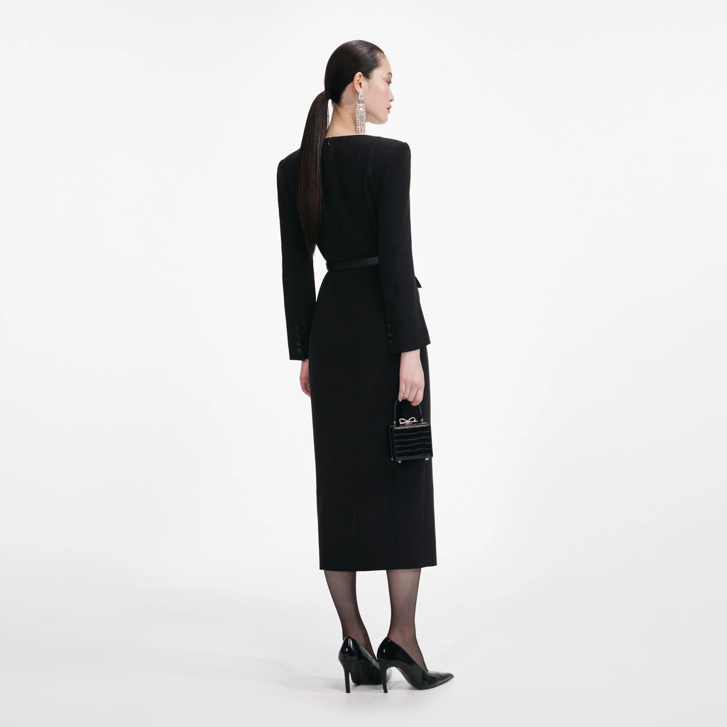 <img src="https://www.beryn-boutique.com/" 
       alt="Women's Black Long Sleeve Square Neck Midi Dress, Slim Fit Button Front Formal Dress for Bridesmaid Business Party Interview" 
       loading="lazy" />