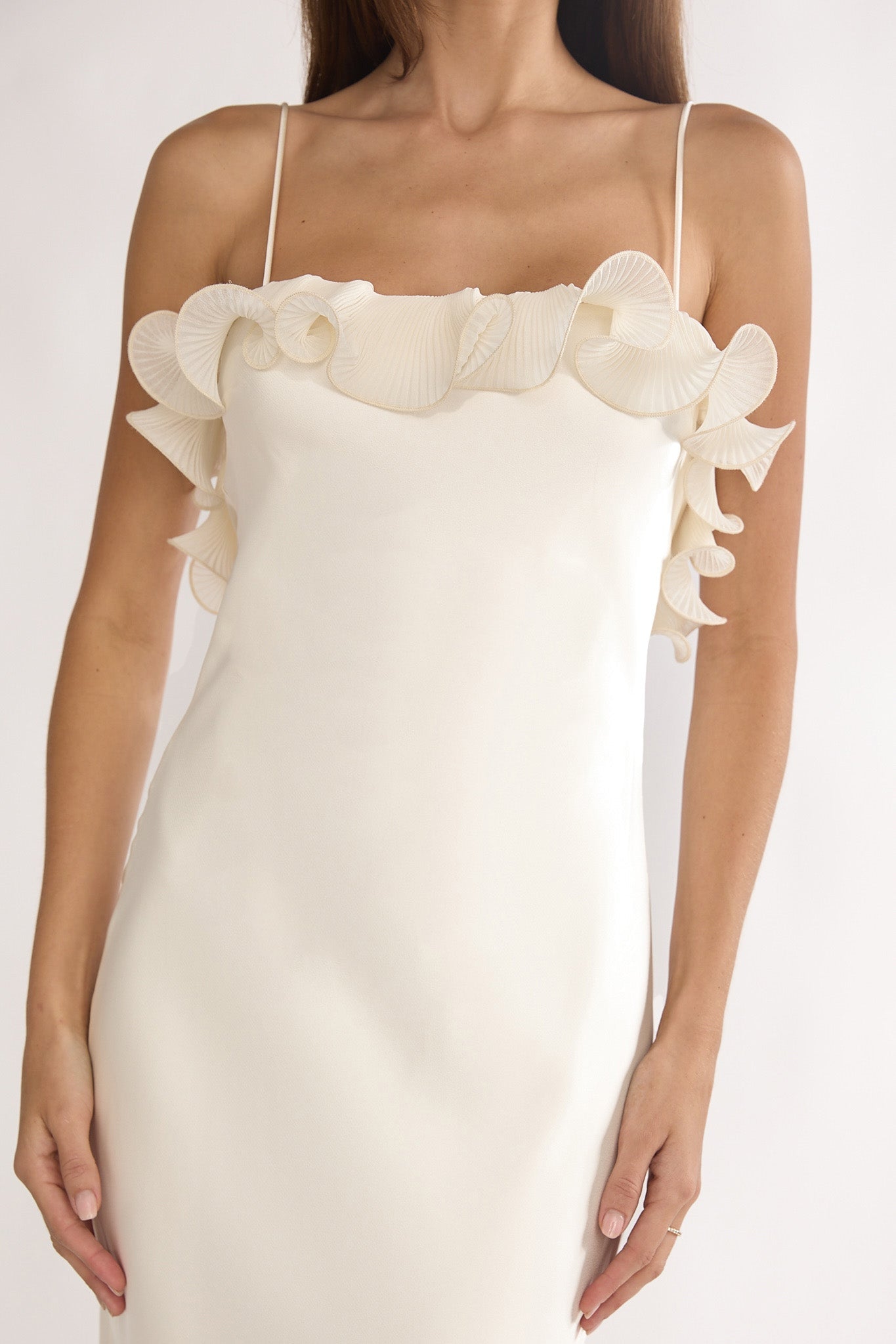< img src="https://www.berynea.com/" 
       alt="Ivory Ruffle Trim Maxi Dress Spaghetti Gown" 
       loading="lazy" />