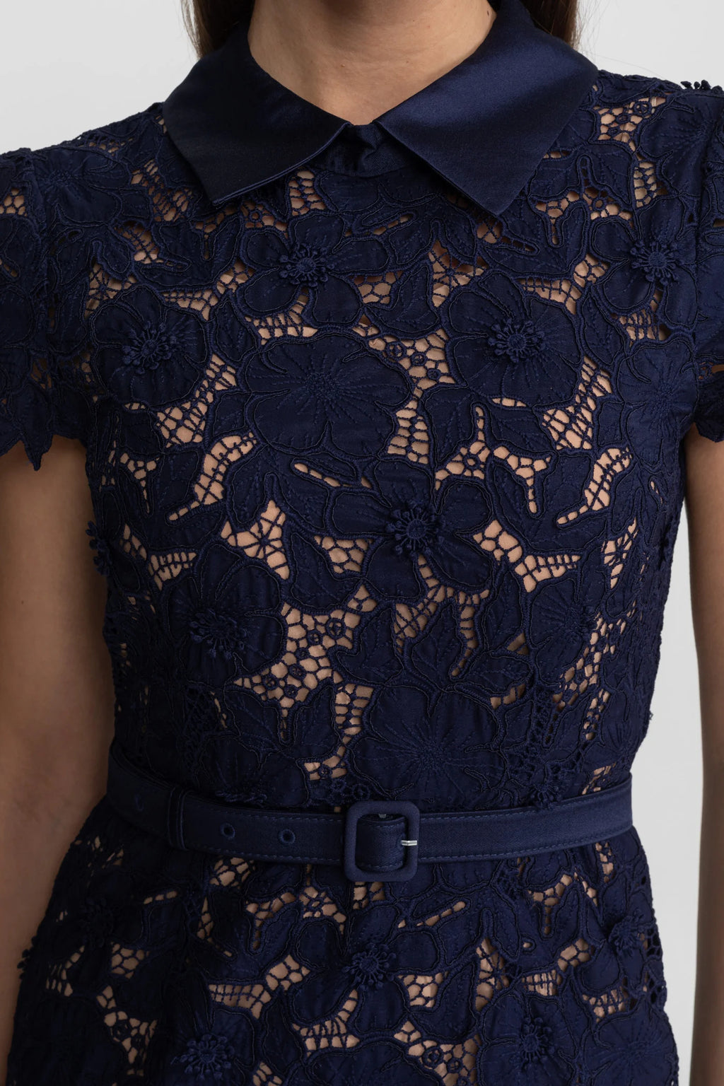 <a href="https://beryn-boutique.com/dress">
<img src="xxx.jpg" alt=<"Elegant Long Sleeve Lace Shirt Dress with Waist Belt, Classic Lapel Collar Formal Maxi Dress">
</a>
