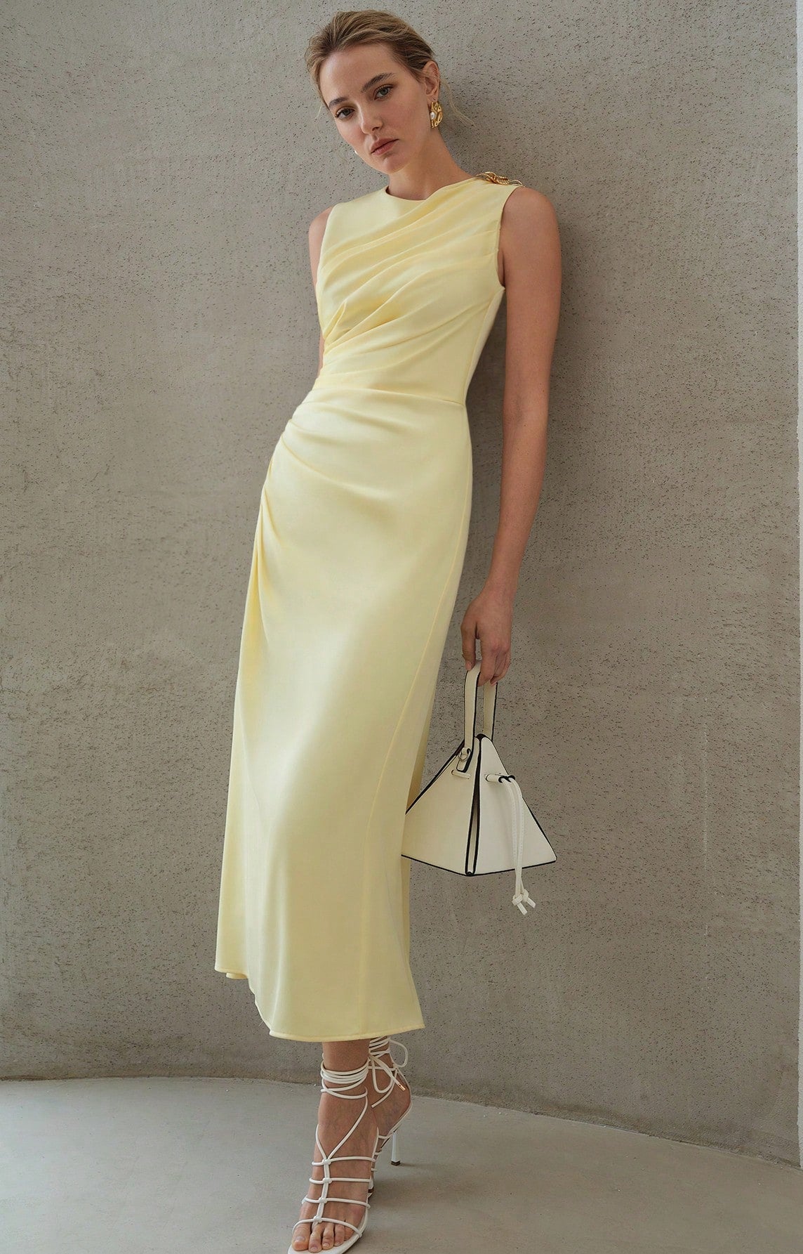 <a href="https://beryn-boutique.com/dress">
<img src="xxx.jpg" alt=<" ELEGANT SOLID RUCHED WAIST SLIM FIT DRESS FOR WOMEN">
</a>
