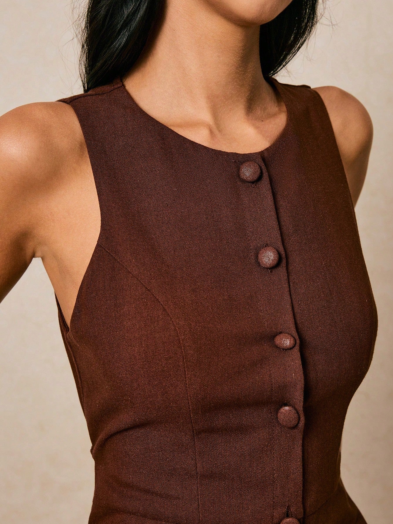 <a href="https://beryn-boutique.com/dress">
<img src="xxx.jpg" alt=<  Women's Round NecK Single-Breasted Sleeveless Brown  Dress">
</a>

