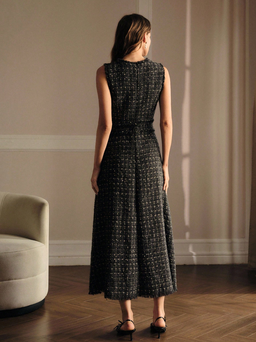 <a href="https://beryn-boutique.com/dress">
<img src="xxx.jpg" alt=<"LUXURY DRESS PREMIUM TWEED  TRIM SLEEVELESS  CLASSY DRESS FOR WOMEN">
</a>
