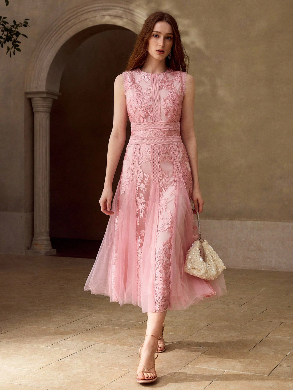 <a href="https://beryl-boutique.com/dress">
<img src="xxx.jpg" alt="MOTF PREMIUM WOMEN'S LACE EMBROIDERED SPLICE FLORAL TRIM ELEGANT SLEEVELESS MIDI DRESS, SUITABLE FOR DATES, SPRING/SUMMER">
</a>
