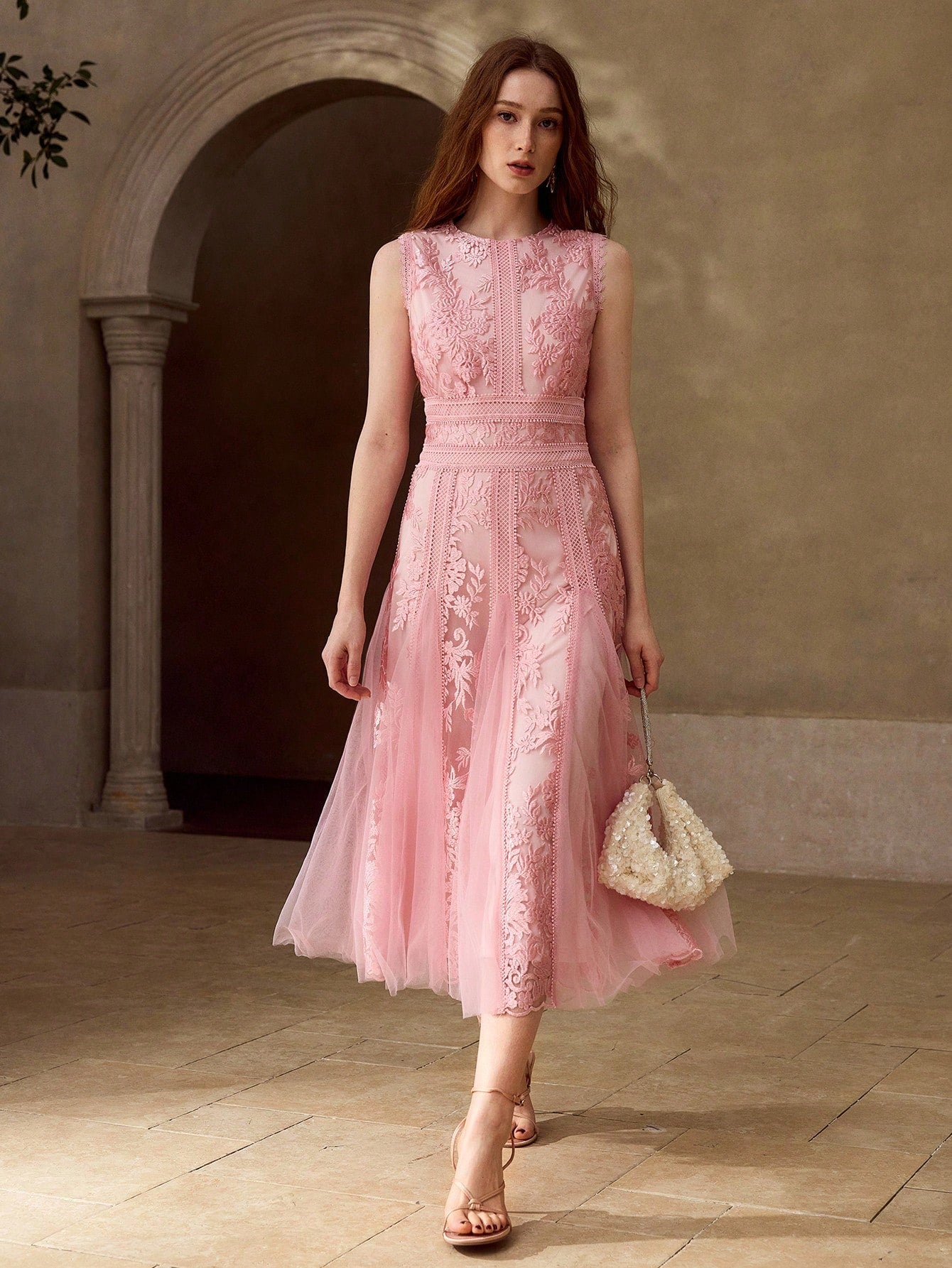 <a href="https://beryl-boutique.com/dress">
<img src="xxx.jpg" alt="MOTF PREMIUM WOMEN'S LACE EMBROIDERED SPLICE FLORAL TRIM ELEGANT SLEEVELESS MIDI DRESS, SUITABLE FOR DATES, SPRING/SUMMER">
</a>
