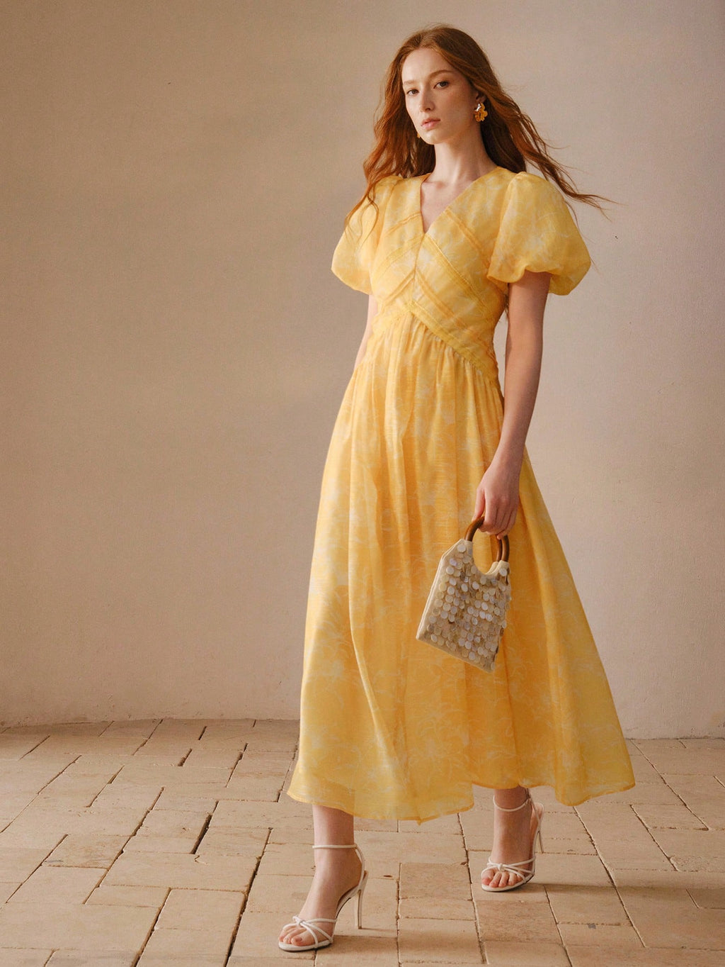 <a href="https://beryn-boutique.com/dress">
<img src="xxx.jpg" alt=<" PREMIUM WOMEN'S FLORAL PRINT PUFF SLEEVE CONTRAST LACE MAXI DRESS">
</a>