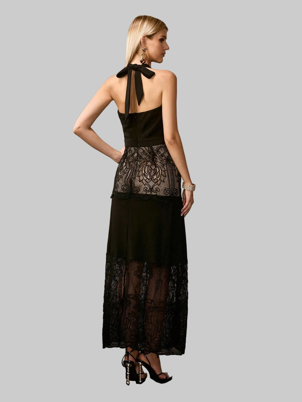 <a href="https://beryn-boutique.com/dress">
<img src="xxx.jpg" alt=<"WOMEN'S ELEGANT SLEEVELESS HALTER-NECK MAXI FORMAL DRESSES OUTFITS">
</a>
