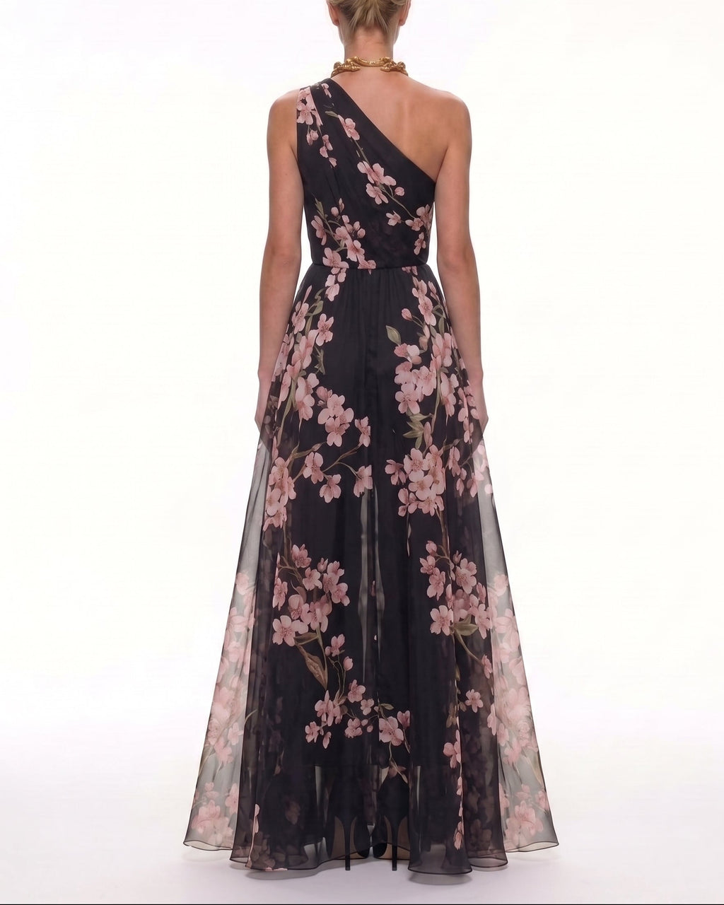 <img src="https://www.berynea.com/" 
       alt="Black&White Contrast Evening Dress" 
       loading="lazy" />