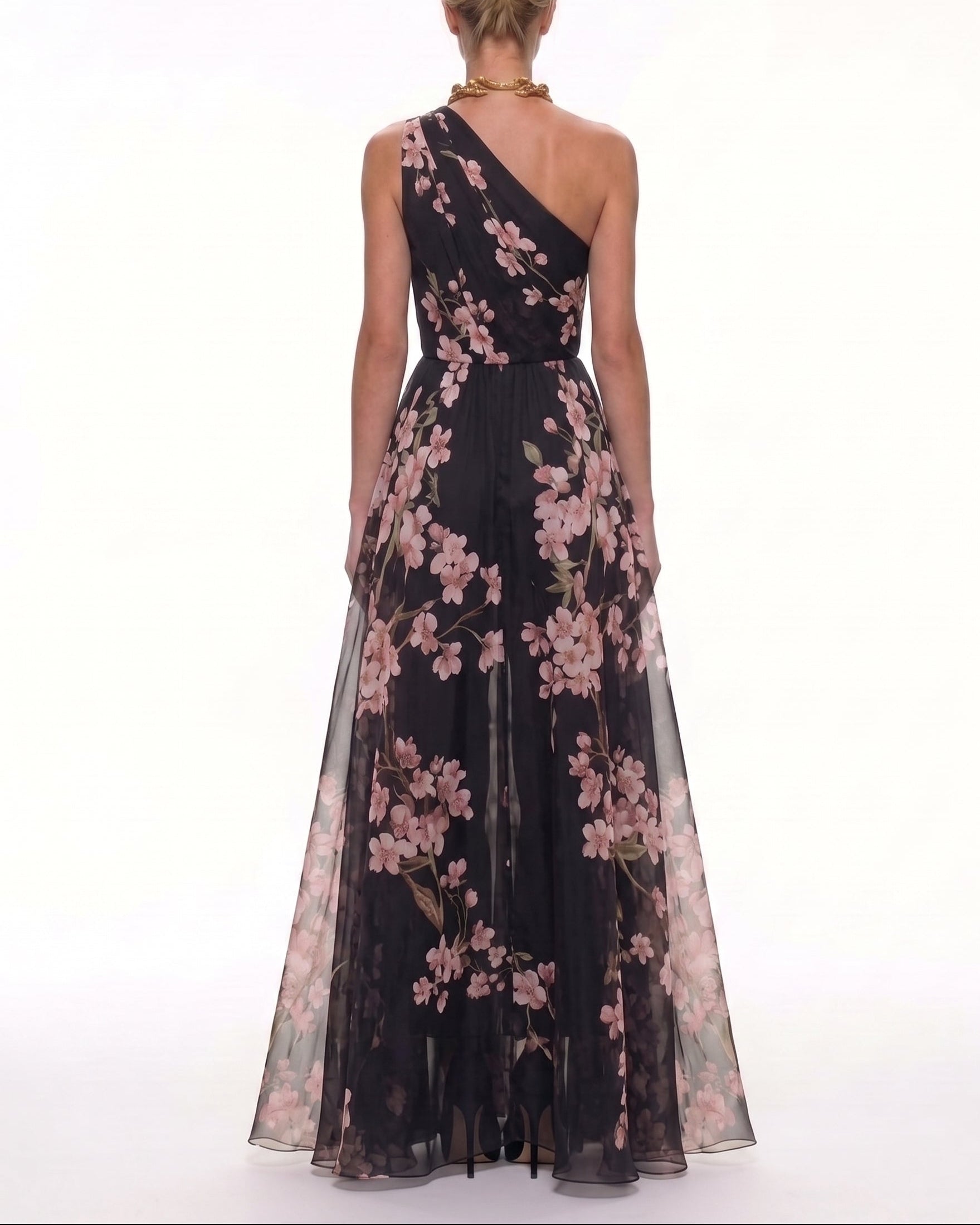 <img src="https://www.berynea.com/" 
       alt="Black&White Contrast Evening Dress" 
       loading="lazy" />