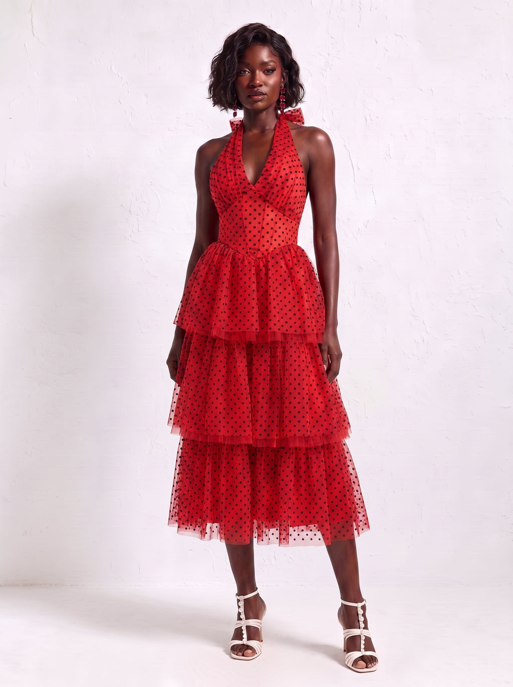 <img src="https://www.berynea.com/" 
       alt="Floral Halter Bridesmaid Maxi Dress"
       loading="lazy" />
