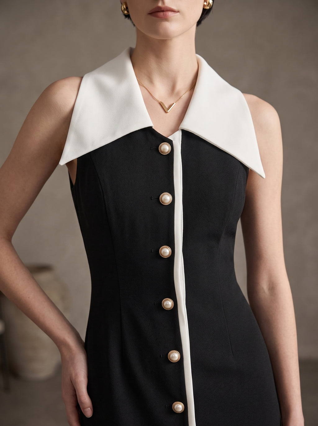  <img src="https://www.berynea.com/" 
       alt="Black White Collar Sleeveless Maxi Dress" 
       loading="lazy" />