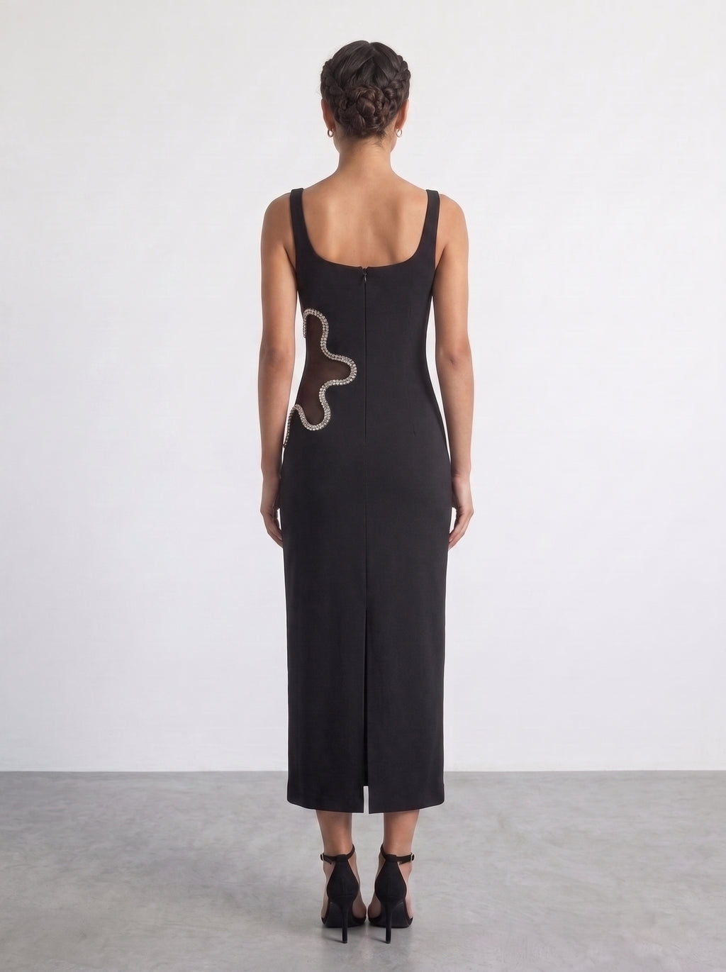 <img src="https://www.berynea.com/" 
       alt="Black Mesh Cutout Maxi Dress with Rhinestone" 
       loading="lazy" />