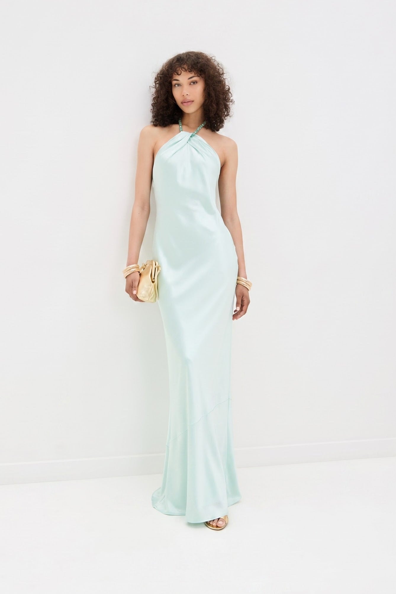 Elegantes salbeigrün-mintfarbenes drapiertes Neckholder-Abendkleid