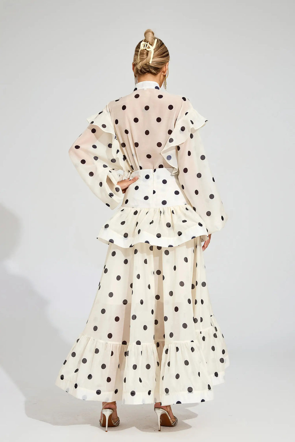 <img src="https://www.beryn-boutique.com/" 
       alt="Long Sleeve Polka Dot TOP&Skirt" 
       loading="lazy" />