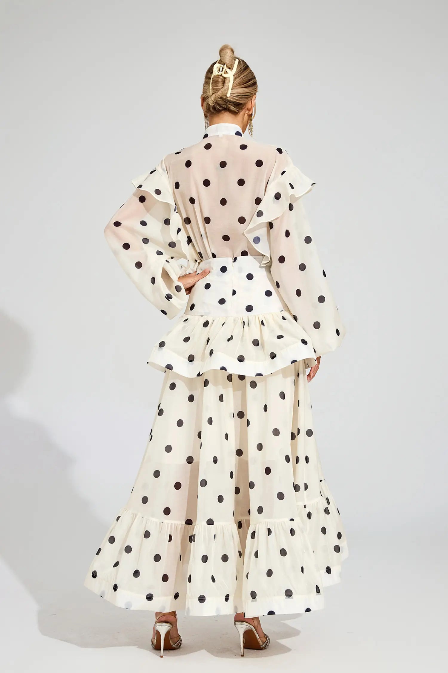 <img src="https://www.beryn-boutique.com/" 
       alt="Long Sleeve Polka Dot TOP&Skirt" 
       loading="lazy" />