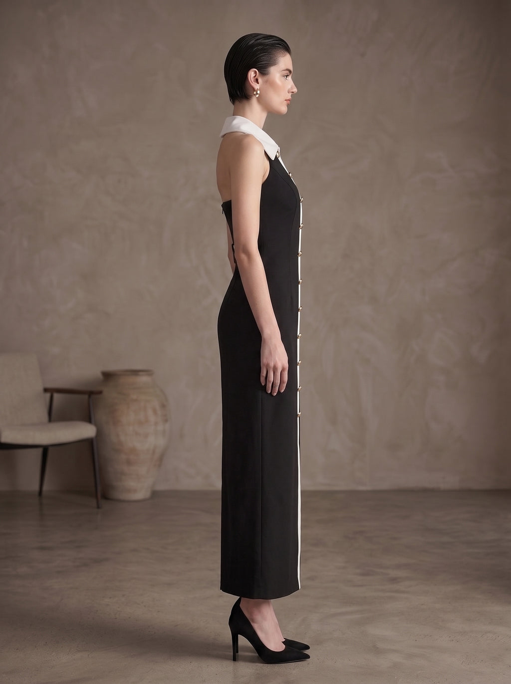  <img src="https://www.berynea.com/" 
       alt="Black White Collar Sleeveless Maxi Dress" 
       loading="lazy" />