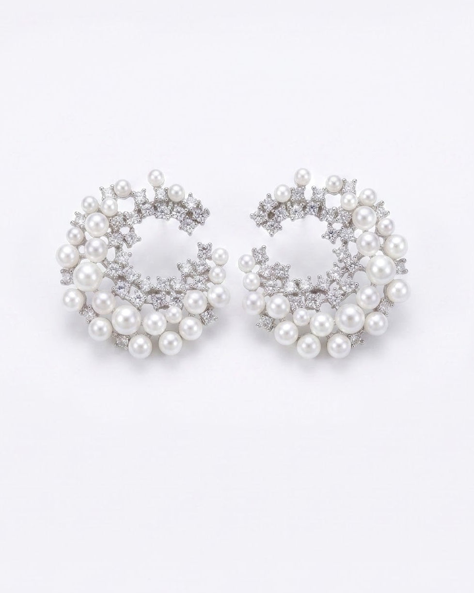 
< img src="https://www.berynea.com/" 
       alt="Pearl Crystal Wreath Hoop Earrings | Bridal Statement Studs" 
       loading="lazy" />