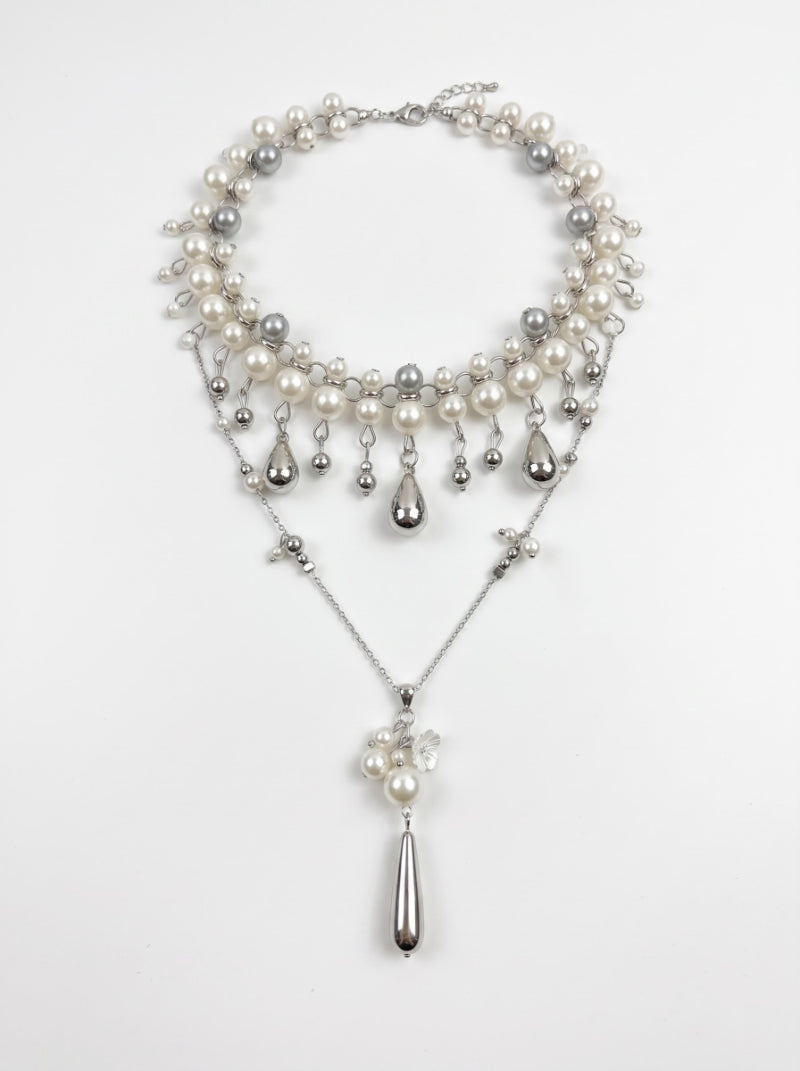 < img src="https://www.berynea.com/" 
       alt="Layered Pearl & Silver Teardrop Necklace | Elegant Wedding Bridal Jewelry | Berynea" 
       loading="lazy" />