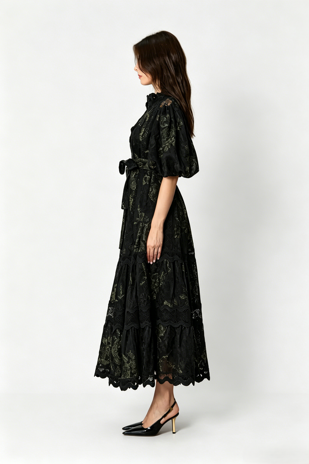 <img src="https://www.beryn-boutique.com/" 
       alt="Black Lace Maxi Dress" 
       loading="lazy" />