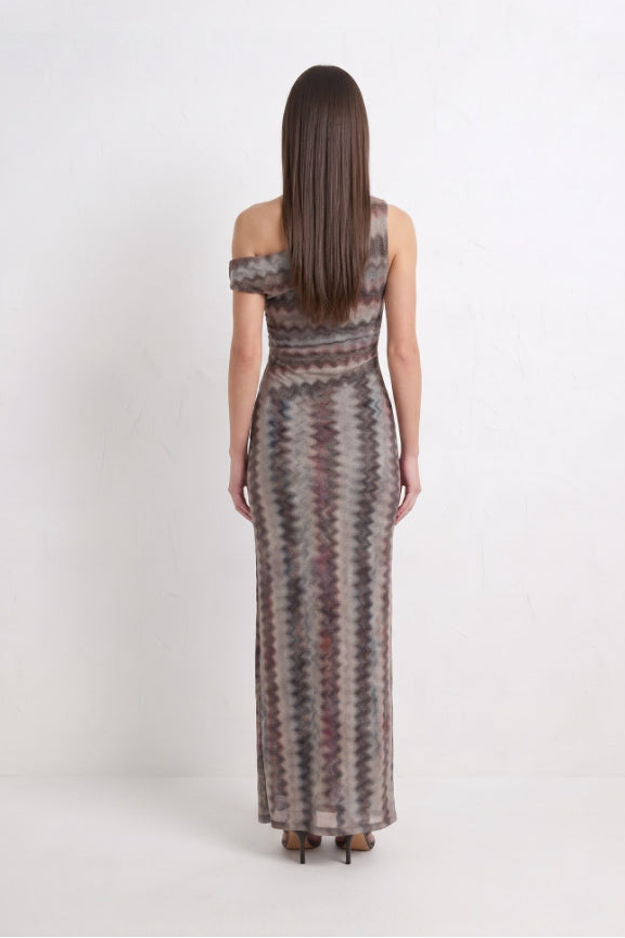 
< img src="https://www.berynea.com/" 
       alt="Zig-Zag Patterned Maxi Dress | Elegant Woven Formal & Daily Wear | Berynea" 
       loading="lazy" />