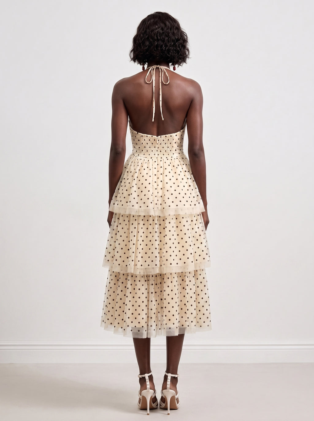 <img src="https://www.berynea.com/" 
       alt="Floral Halter Bridesmaid Maxi Dress"
       loading="lazy" />