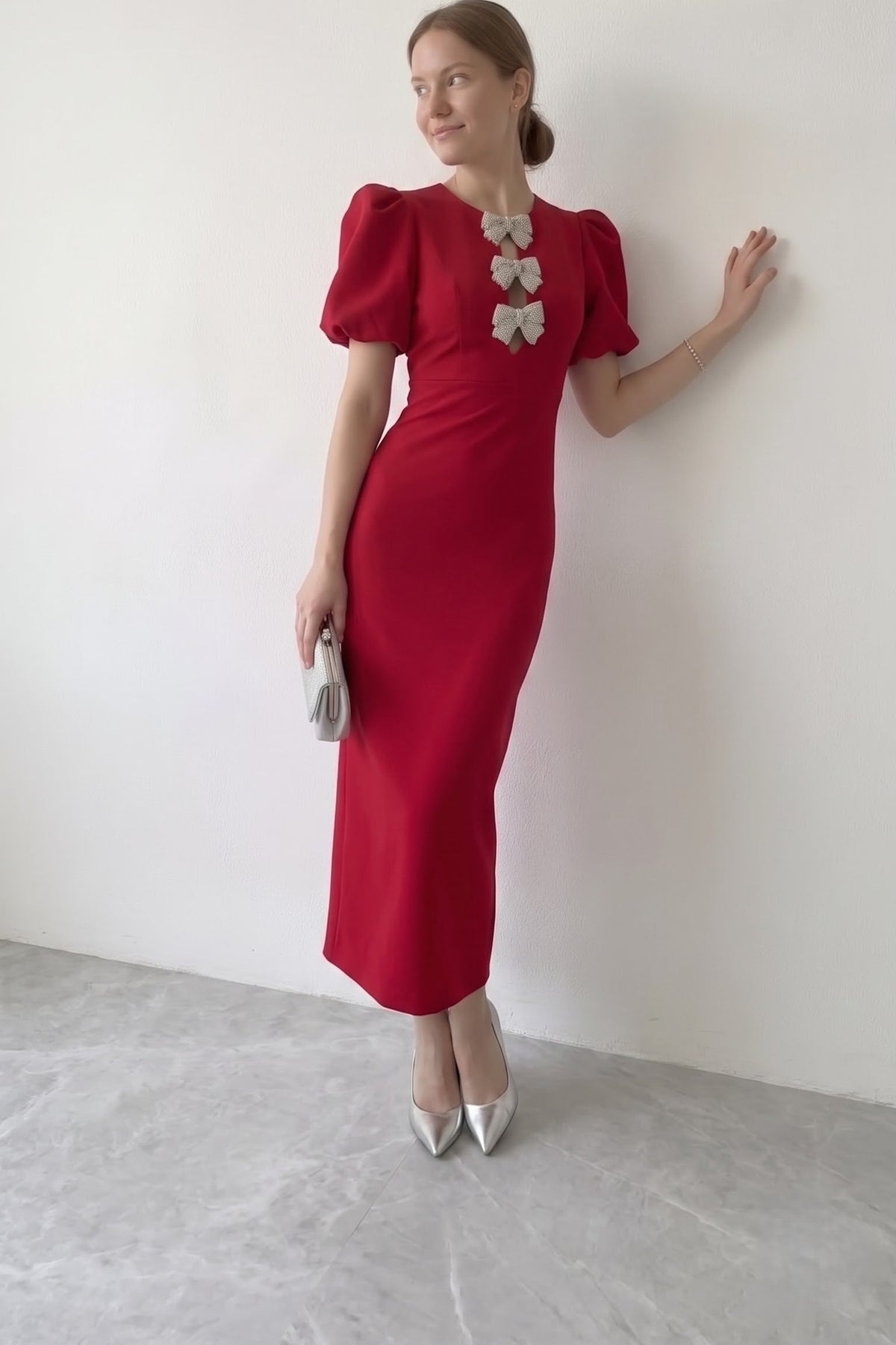 
< img src="https://www.berynea.com/" 
       alt="Red Bow Cutout Bodycon Midi Dress | Puff Sleeve Elegant Party Dress" 
       loading="lazy" />