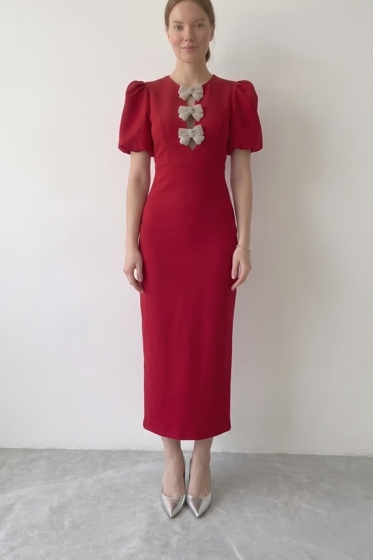
< img src="https://www.berynea.com/" 
       alt="Red Bow Cutout Bodycon Midi Dress | Puff Sleeve Elegant Party Dress" 
       loading="lazy" />