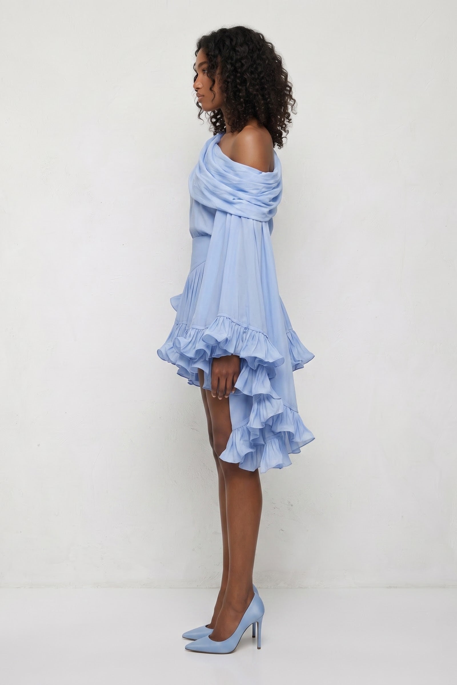 <img src="https://www.beryn-boutique.com/" 
       alt="White Off-Shoulder Long Sleeve Ruffle Top&Mini Dress 、" 
       loading="lazy" />