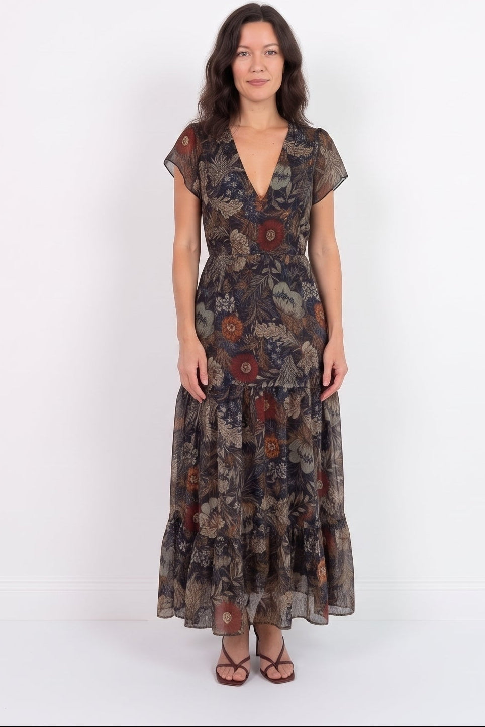 
<img src="https://www.berynea.com/" 
       alt="Black V-Neck Bodycon Midi Dress with Fishtail Hem="lazy" />