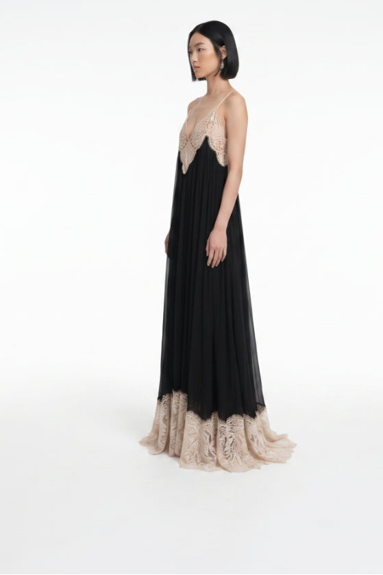 
< img src="https://www.berynea.com/" 
       alt="Women's Black Lace Trim Chiffon Maxi Dress – Deep V Neck Spaghetti Strap Elegant Evening Dress" 
       loading="lazy" />