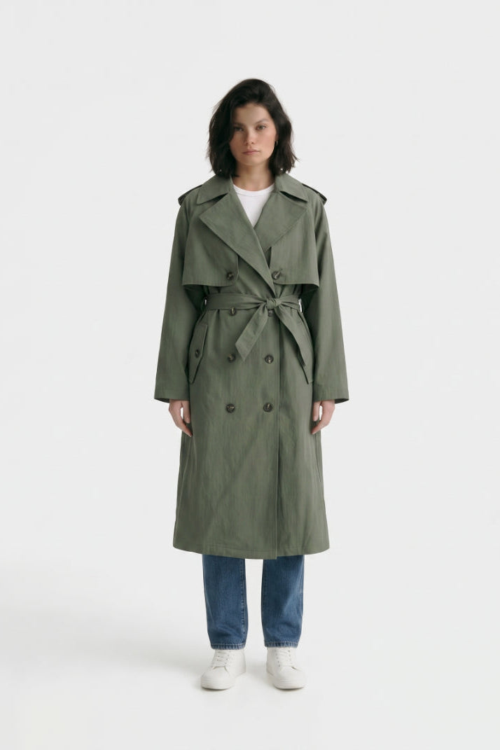 < img src="https://www.berynea.com/" 
       alt="Women's Long Trench Coat Olive Green | Elegant Belted Overcoat for Fall Winter" 
       loading="lazy" />