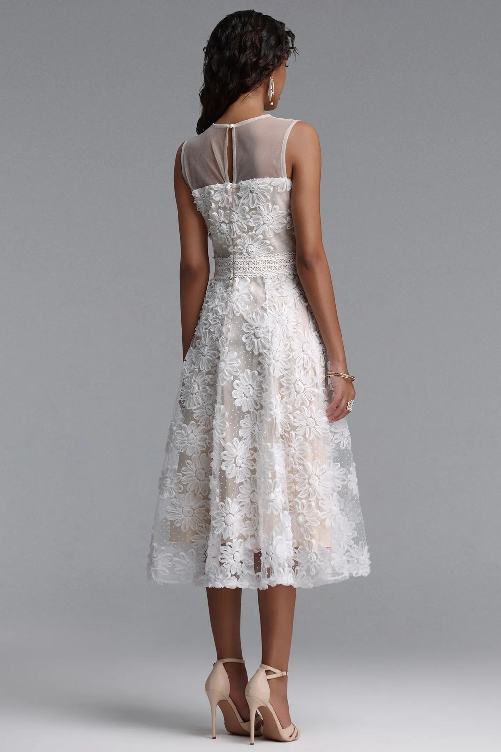 <img src="https://www.berynea.com/" 
       alt=" Sleeveless Lace Maxi Dress | Berynea" 
       loading="lazy" />