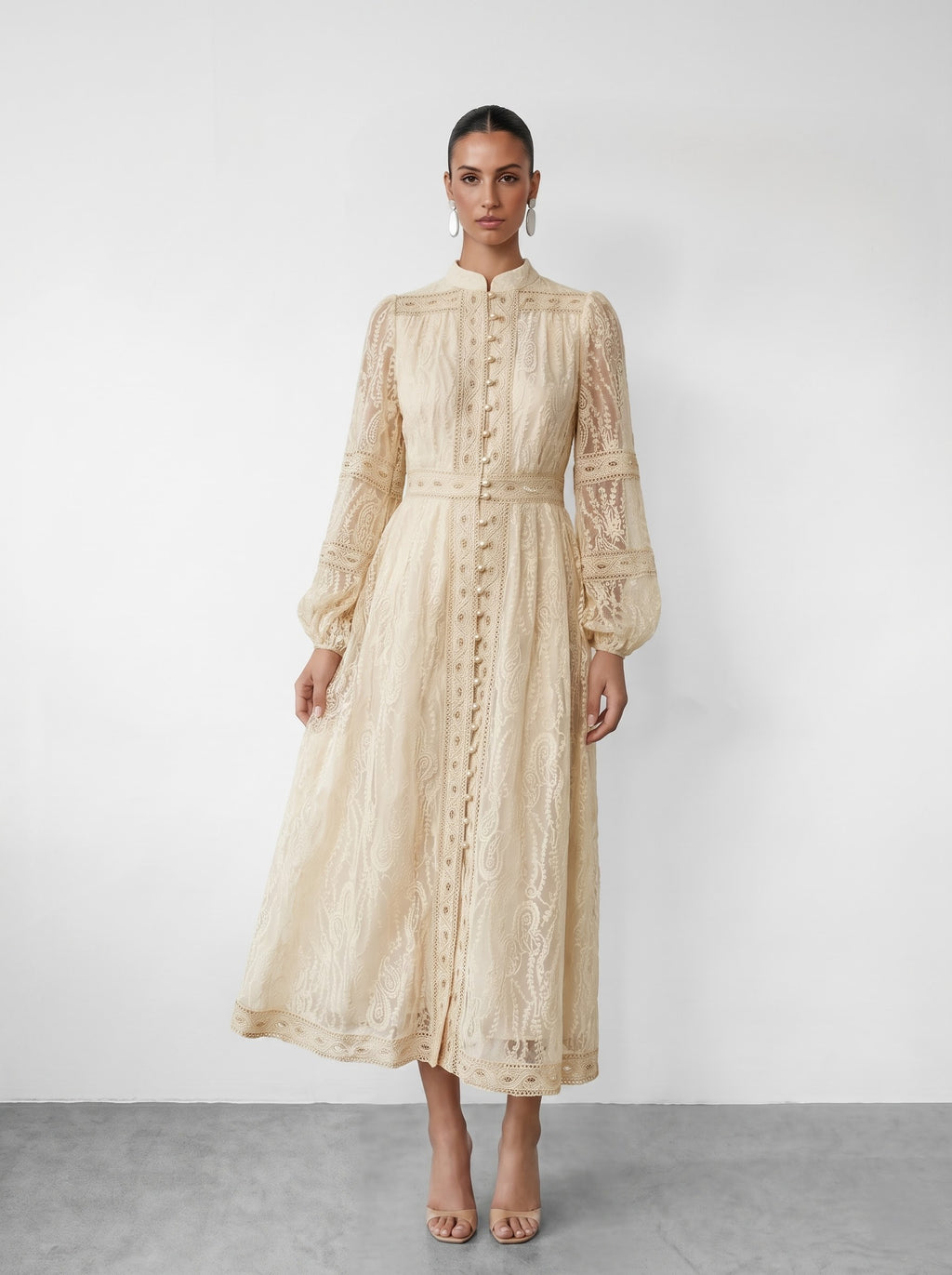 Böhmisches cremefarbenes Spitzen-Midikleid