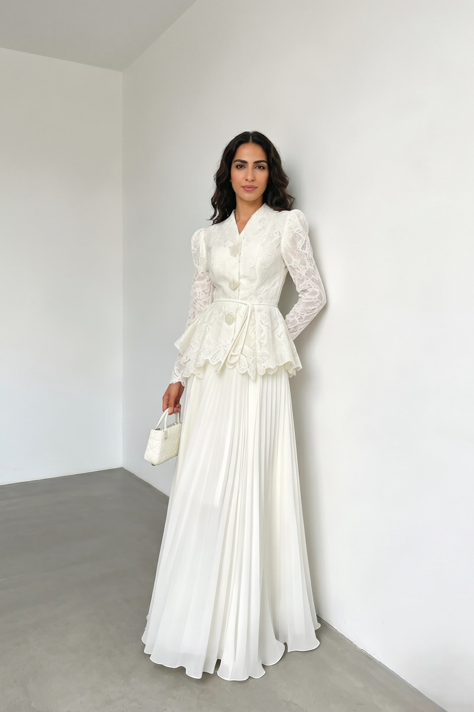 <img src="https://www.beryn-boutique.com/" 
       alt="Ivory Lace Two-Piece Bridal Dress" 
       loading="lazy" />