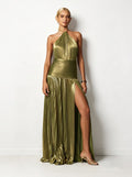 Luxuriöses, metallisch plissiertes Neckholder-Kleid